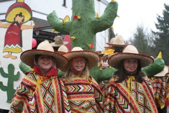 0010 Karnevalszug 2009 010