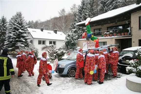 Titelbild für 2010 D'r Zoch