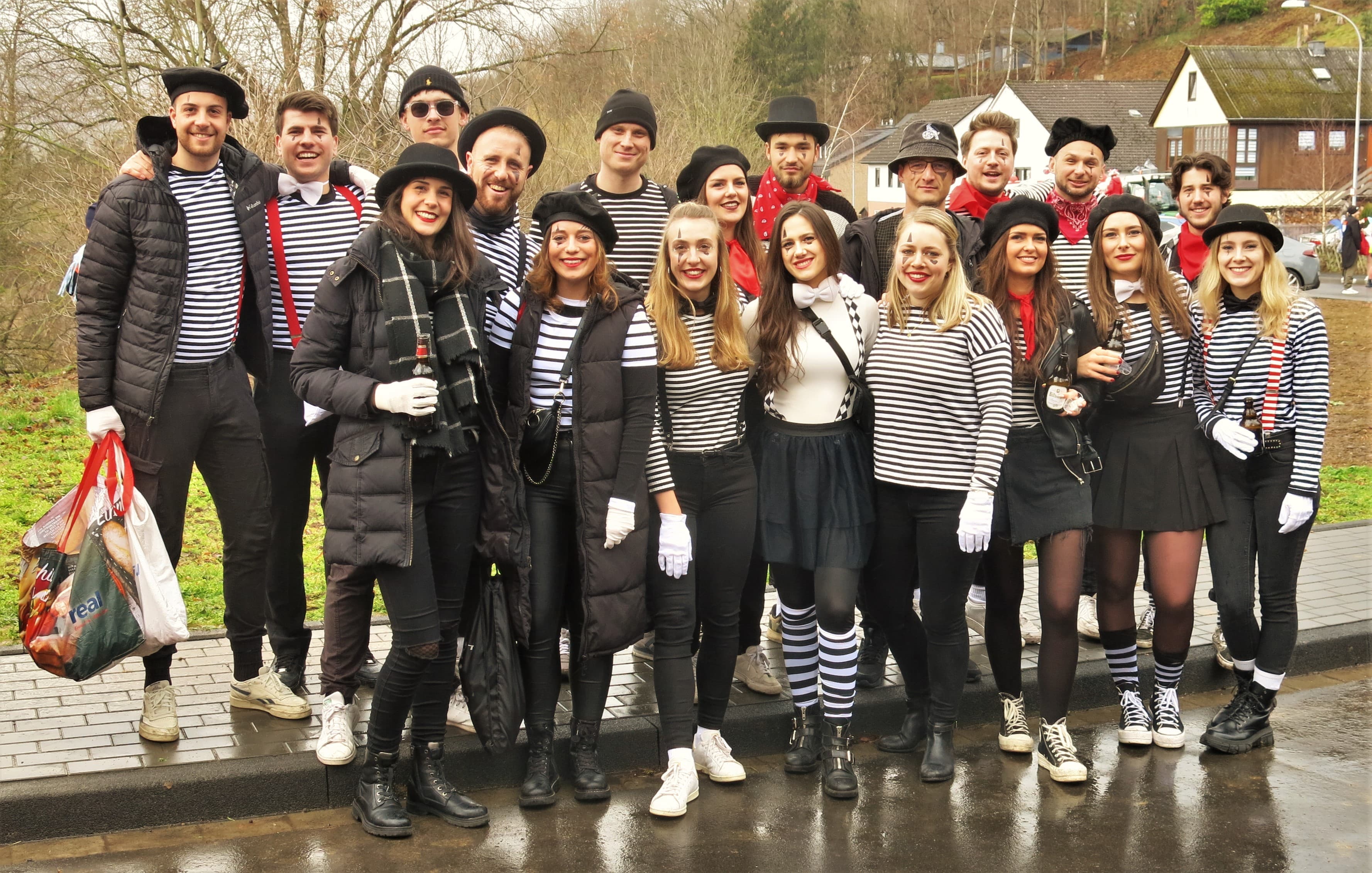 10 Pantomimen   Yannik Fergen